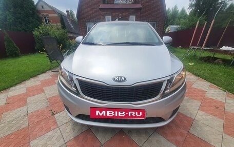 KIA Rio III рестайлинг, 2015 год, 899 000 рублей, 2 фотография
