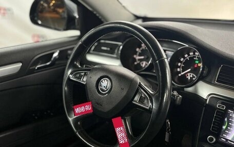 Skoda Superb III рестайлинг, 2013 год, 999 000 рублей, 13 фотография