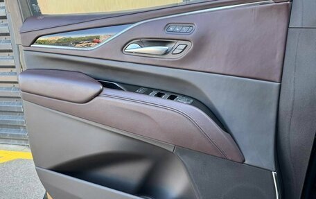 Cadillac Escalade V, 2024 год, 17 000 000 рублей, 11 фотография
