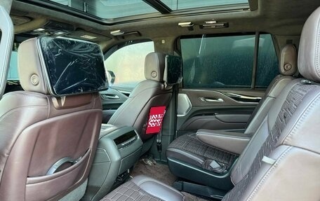 Cadillac Escalade V, 2024 год, 17 000 000 рублей, 16 фотография