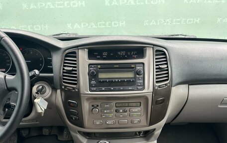 Toyota Land Cruiser 100 рестайлинг 2, 2006 год, 2 130 000 рублей, 10 фотография