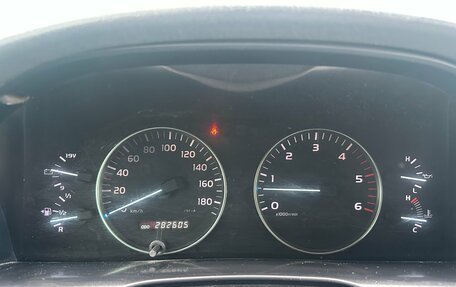 Toyota Land Cruiser 100 рестайлинг 2, 2006 год, 2 130 000 рублей, 9 фотография
