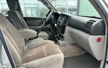 Toyota Land Cruiser 100 рестайлинг 2, 2006 год, 2 130 000 рублей, 7 фотография