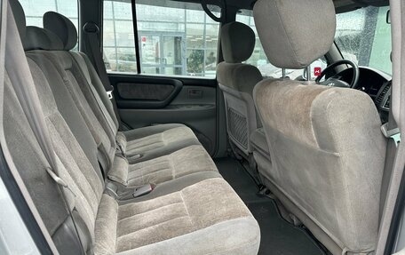 Toyota Land Cruiser 100 рестайлинг 2, 2006 год, 2 130 000 рублей, 8 фотография