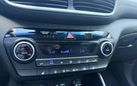 Hyundai Tucson III, 2018 год, 2 350 000 рублей, 13 фотография