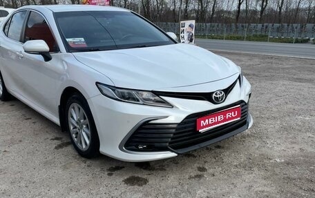 Toyota Camry, 2022 год, 2 600 000 рублей, 1 фотография