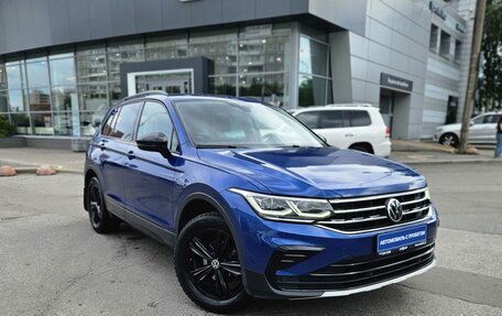 Volkswagen Tiguan II, 2022 год, 3 150 000 рублей, 3 фотография