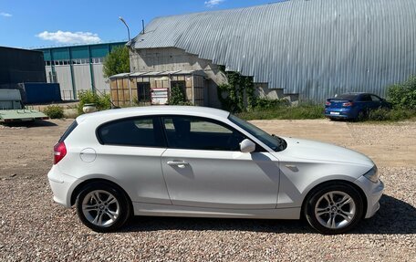 BMW 1 серия, 2011 год, 1 000 000 рублей, 2 фотография