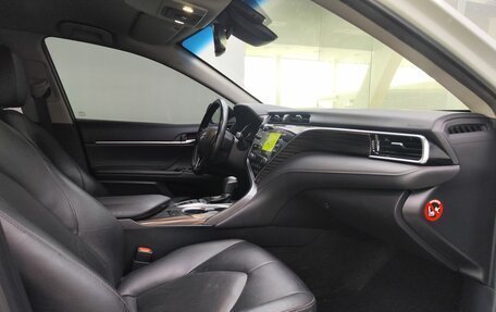 Toyota Camry, 2019 год, 2 520 000 рублей, 13 фотография