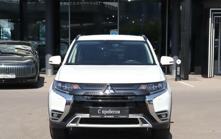 Mitsubishi Outlander III рестайлинг 3, 2021 год, 2 980 000 рублей, 2 фотография