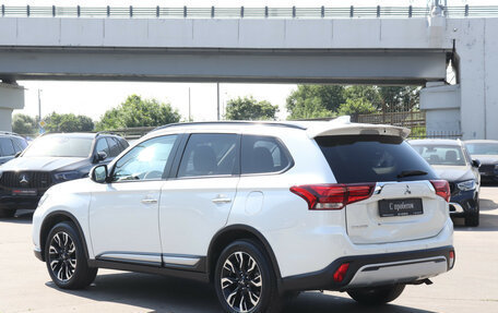 Mitsubishi Outlander III рестайлинг 3, 2021 год, 2 980 000 рублей, 8 фотография