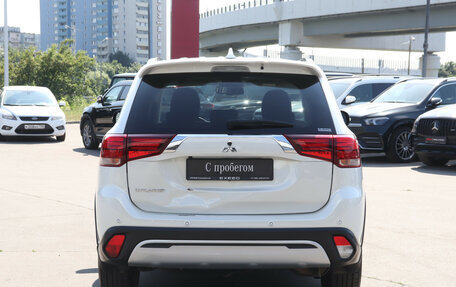 Mitsubishi Outlander III рестайлинг 3, 2021 год, 2 980 000 рублей, 7 фотография