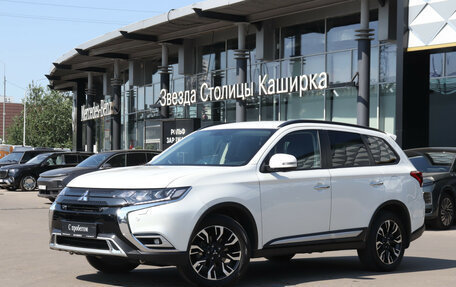 Mitsubishi Outlander III рестайлинг 3, 2021 год, 2 980 000 рублей, 23 фотография