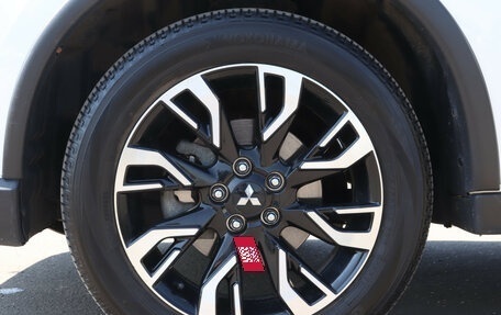 Mitsubishi Outlander III рестайлинг 3, 2021 год, 2 980 000 рублей, 22 фотография