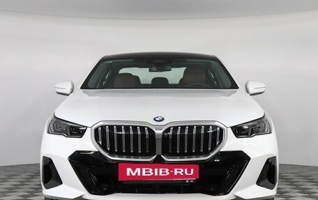 BMW 5 серия, 2025 год, 9 450 000 рублей, 2 фотография