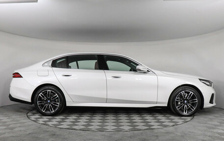 BMW 5 серия, 2025 год, 8 150 000 рублей, 3 фотография