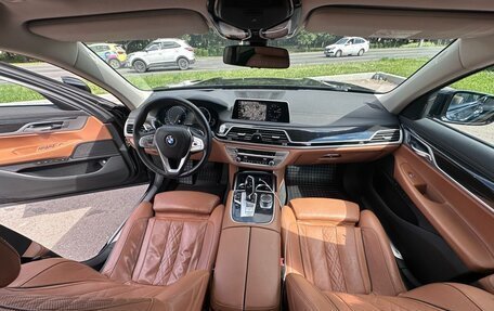 BMW 7 серия, 2019 год, 3 800 000 рублей, 2 фотография
