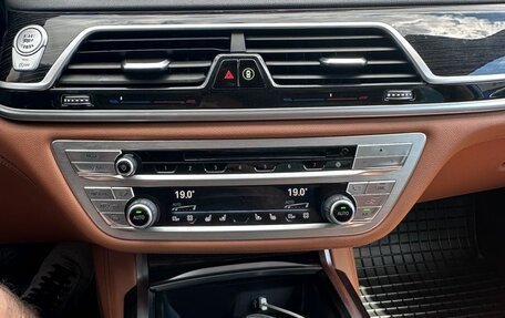 BMW 7 серия, 2019 год, 3 800 000 рублей, 14 фотография