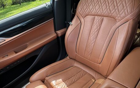 BMW 7 серия, 2019 год, 3 800 000 рублей, 13 фотография