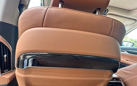 BMW 7 серия, 2019 год, 3 800 000 рублей, 16 фотография