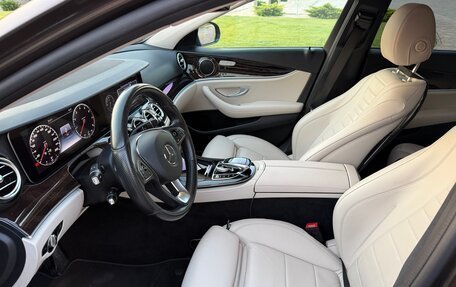 Mercedes-Benz E-Класс, 2016 год, 3 100 000 рублей, 3 фотография
