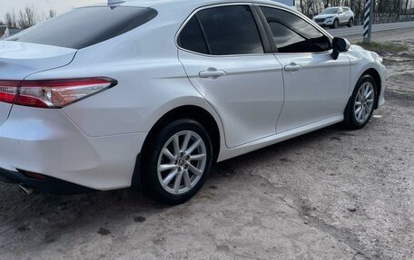 Toyota Camry, 2022 год, 2 600 000 рублей, 4 фотография