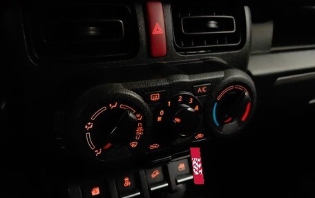 Suzuki Jimny, 2020 год, 2 090 000 рублей, 16 фотография