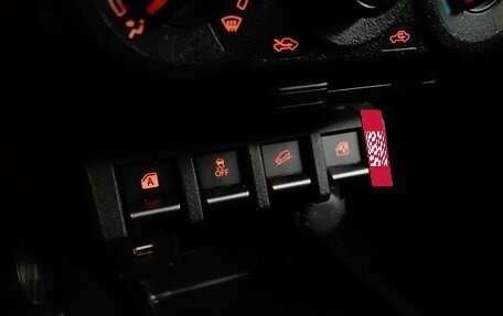 Suzuki Jimny, 2020 год, 2 090 000 рублей, 17 фотография