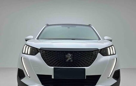 Peugeot 2008 II, 2022 год, 1 490 000 рублей, 2 фотография