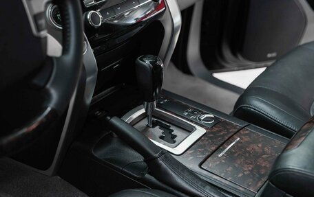Toyota Land Cruiser 200, 2012 год, 3 150 000 рублей, 13 фотография