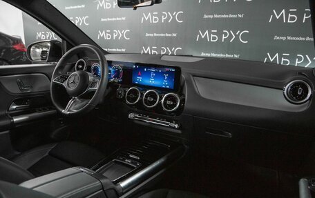 Mercedes-Benz GLA, 2024 год, 5 000 000 рублей, 21 фотография