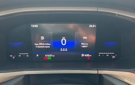 Volkswagen Taos, 2022 год, 2 600 000 рублей, 9 фотография