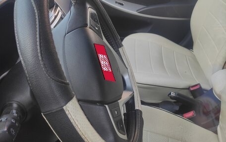 Hyundai Solaris II рестайлинг, 2013 год, 720 000 рублей, 5 фотография