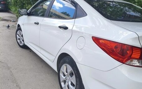 Hyundai Solaris II рестайлинг, 2012 год, 780 000 рублей, 4 фотография