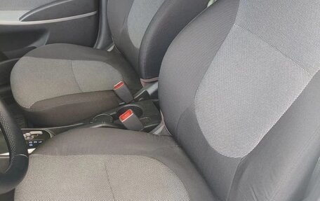 Hyundai Solaris II рестайлинг, 2012 год, 780 000 рублей, 10 фотография