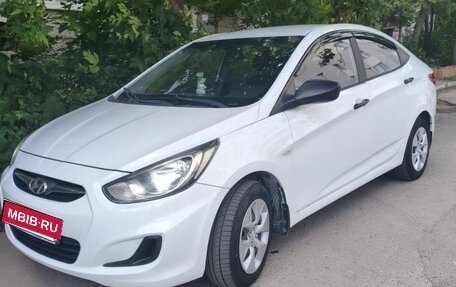Hyundai Solaris II рестайлинг, 2012 год, 780 000 рублей, 3 фотография