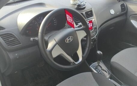 Hyundai Solaris II рестайлинг, 2012 год, 780 000 рублей, 12 фотография