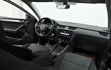 Skoda Octavia, 2017 год, 1 685 000 рублей, 5 фотография