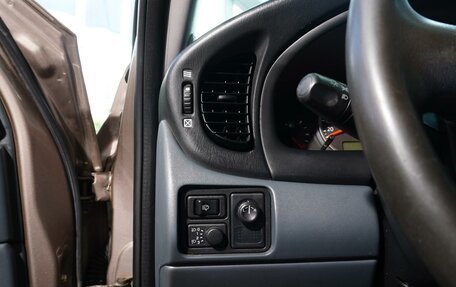 Nissan Almera, 2005 год, 298 000 рублей, 17 фотография