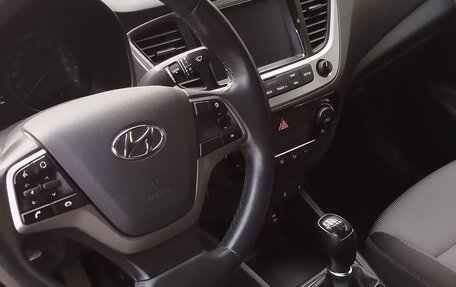 Hyundai Solaris II рестайлинг, 2018 год, 1 520 000 рублей, 5 фотография