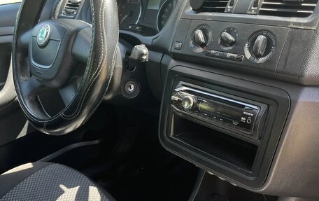 Skoda Fabia II, 2010 год, 590 000 рублей, 5 фотография