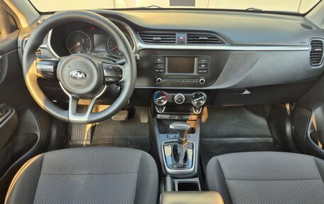 KIA Rio IV, 2021 год, 1 000 000 рублей, 10 фотография