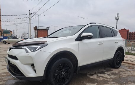 Toyota RAV4, 2017 год, 2 700 000 рублей, 2 фотография