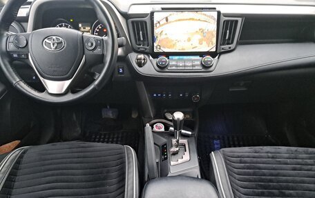 Toyota RAV4, 2017 год, 2 700 000 рублей, 10 фотография