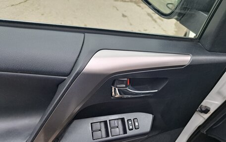 Toyota RAV4, 2017 год, 2 700 000 рублей, 8 фотография