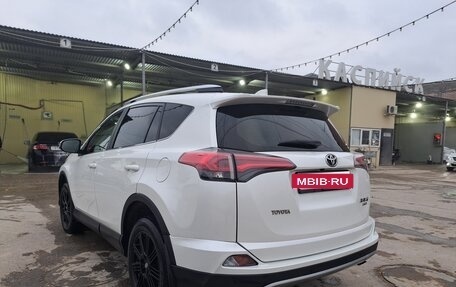 Toyota RAV4, 2017 год, 2 700 000 рублей, 6 фотография
