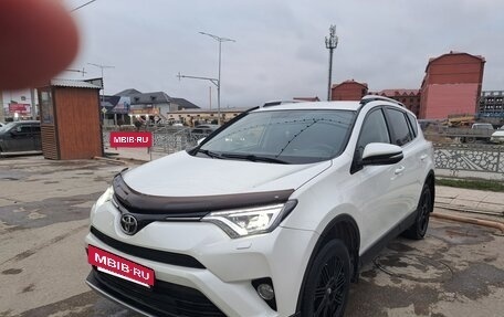 Toyota RAV4, 2017 год, 2 700 000 рублей, 5 фотография