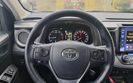 Toyota RAV4, 2017 год, 2 700 000 рублей, 11 фотография