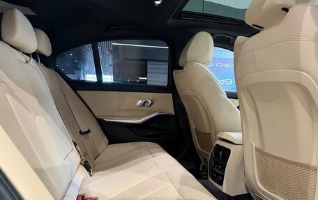 BMW 3 серия, 2019 год, 3 300 000 рублей, 11 фотография