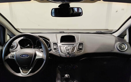 Ford Fiesta, 2015 год, 893 000 рублей, 17 фотография